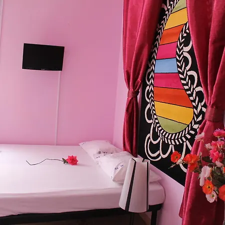 Hostel Ave Popolo Rome